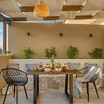 Aggeliki Apartament *