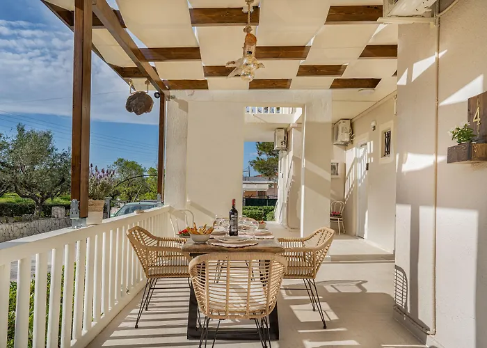 Aggeliki * לגאנאס